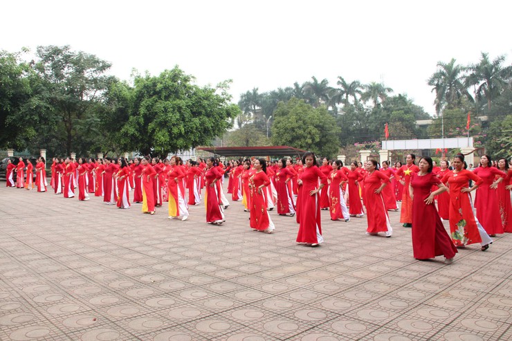 Hòa Lạc gặp mặt kỷ niệm 116 năm Ngày Quốc tế Phụ nữ 8/3 và 1986 năm Khởi nghĩa Hai Bà Trưng- Ảnh 8.