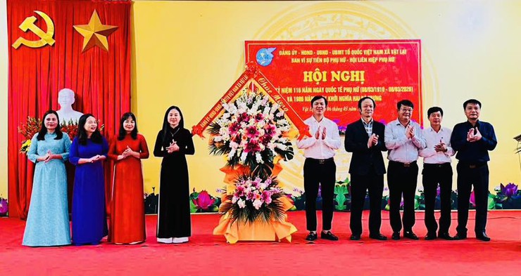 Xã Vật Lại gặp mặt nữ cán bộ nhân kỷ niệm 116 năm Ngày Quốc tế Phụ nữ 8/3 và 1986 năm Khởi nghĩa Hai Bà Trưng- Ảnh 1.
