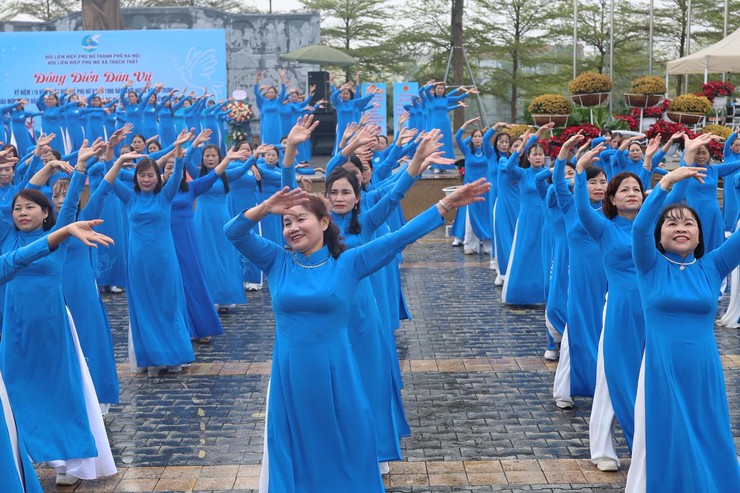 PHỤ NỮ XÃ THẠCH THẤT SÔI NỔI KỶ NIỆM 116 NĂM NGÀY QUỐC TẾ PHỤ NỮ 8/3- Ảnh 3.