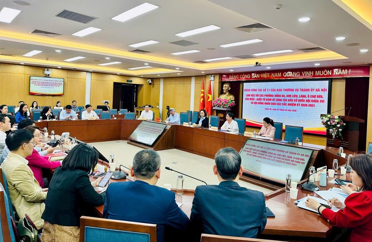 PHÓ CHỦ TỊCH UBND THÀNH PHỐ NGUYỄN XUÂN LƯU KIỂM TRA CÔNG TÁC CHUẨN BỊ BẦU CỬ TẠI 5 PHƯỜNG KIM LIÊN, LÁNG, Ô CHỢ DỪA, VĂN MIẾU - QUỐC TỬ GIÁM VÀ ĐỐNG ĐA- Ảnh 2.