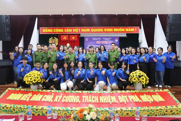 ĐOÀN PHƯỜNG LÁNG PHỐI HỢP VỚI ĐOÀN CƠ SỞ E31 TỔ CHỨC HỘI NGHỊ TUYÊN TRUYỀN BẦU CỬ QUỐC HỘI VÀ HĐND CÁC CẤP; MẠN ĐÀM TIỂU SỬ NGƯỜI ỨNG CỬ ĐẠI BIỂU QUỐC HỘI VÀ HĐND CÁC CẤP NHIỆM KỲ 2026 – 2031- Ảnh 9.