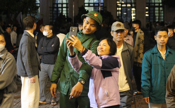 Hậu phương vững chắc - điểm tựa để người lính trẻ vững bước- Ảnh 5.