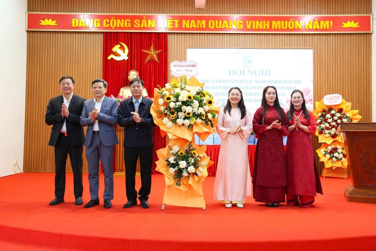 Xã Chương Dương tổ chức hội nghị kỷ niệm ngày Quốc tế phụ nữ 8/3 và 1986 năm Khởi nghĩa Hai Bà Trưng
- Ảnh 1.