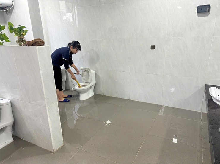 Tăng cường công tác y tế học đường, vệ sinh trường lớp, phòng chống dịch bệnh mùa đông - xuân- Ảnh 5.