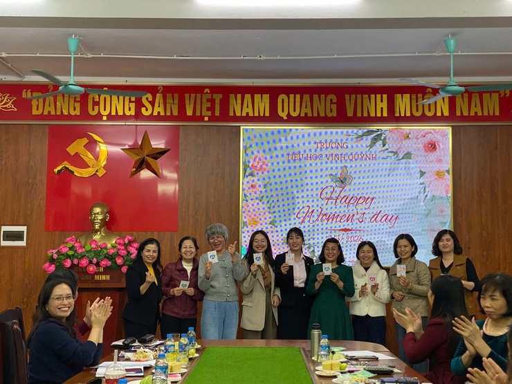 RỘN RÀNG SẮC XUÂN:TRƯỜNG TIỂU HỌC VĨNH QUỲNH KỶ NIỆM NGÀY QUỐC TẾ PHỤ NỮ 8/3
- Ảnh 4.