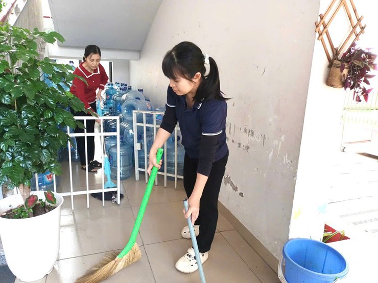 Tăng cường công tác y tế học đường, vệ sinh trường lớp, phòng chống dịch bệnh mùa đông - xuân- Ảnh 6.