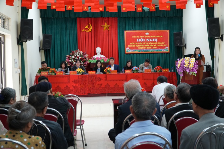 Các ứng cử viên tại đơn vị bầu cử số 5 tiếp xúc cử tri, vận động bầu cử đại biểu HĐND xã, nhiệm kỳ 2026 - 2031- Ảnh 1.