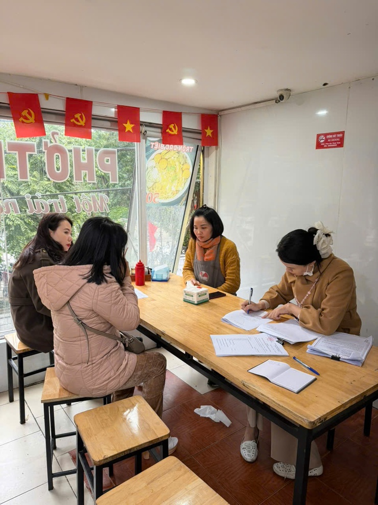 Tăng cường công khai, xử lý nghiêm các cơ sở vi phạm an toàn thực phẩm trên địa bàn phường Đống Đa- Ảnh 5.
