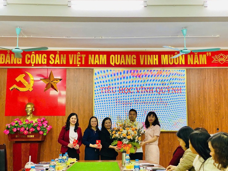 RỘN RÀNG SẮC XUÂN:TRƯỜNG TIỂU HỌC VĨNH QUỲNH KỶ NIỆM NGÀY QUỐC TẾ PHỤ NỮ 8/3
- Ảnh 1.