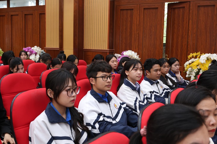 KHAI GIẢNG LỚP BỒI DƯỠNG NHẬN THỨC VỀ ĐẢNG ĐỢT 2 NĂM 2026- Ảnh 5.