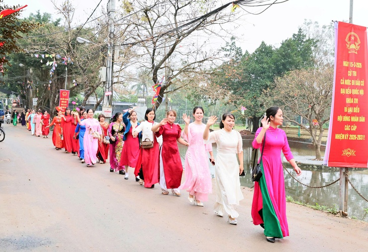 Chi hội phụ nữ thôn Lương Xá kỷ niệm 116 năm Ngày quốc tế phụ nữ 8/3; ra mắt mô hình “Trạm rác văn minh”- Ảnh 10.