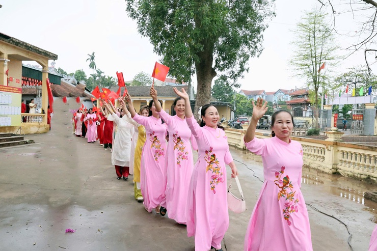 Chi hội phụ nữ thôn Lương Xá kỷ niệm 116 năm Ngày quốc tế phụ nữ 8/3; ra mắt mô hình “Trạm rác văn minh”- Ảnh 8.