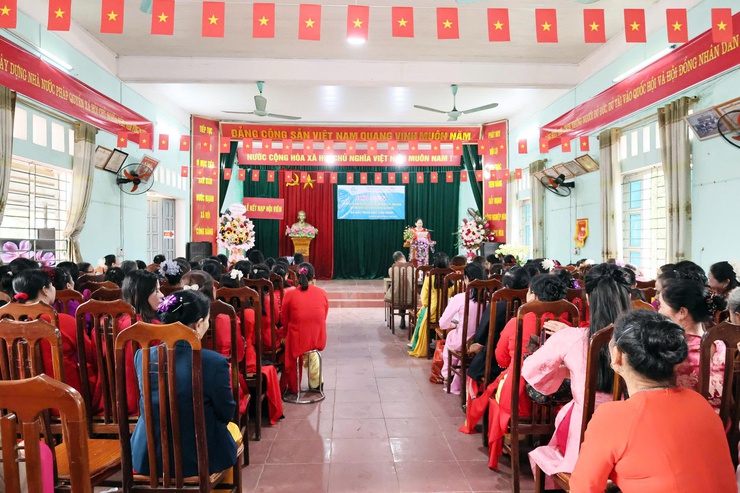 Chi hội phụ nữ thôn Lương Xá kỷ niệm 116 năm Ngày quốc tế phụ nữ 8/3; ra mắt mô hình “Trạm rác văn minh”- Ảnh 1.