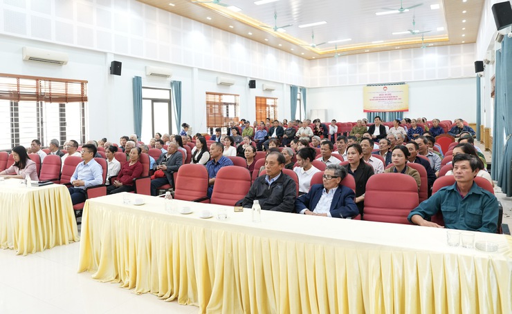 Ứng cử viên đơn vị bầu cử số 08 tiếp xúc cử tri và vận động bầu cử đại biểu HĐND xã Sơn Đồng nhiệm kỳ 2026 – 2031- Ảnh 4.