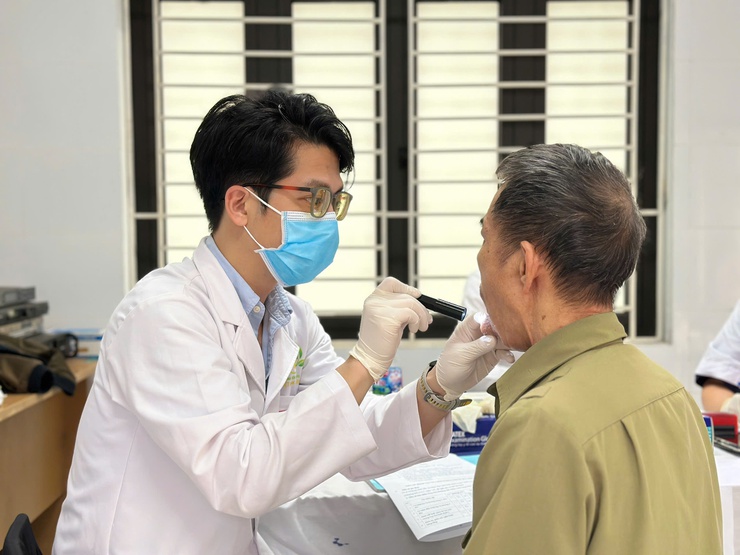 Bệnh viện Hữu nghị Việt Nam – Cu Ba khám, tư vấn sức khỏe miễn phí cho người dân tại xã Trung Giã- Ảnh 1.