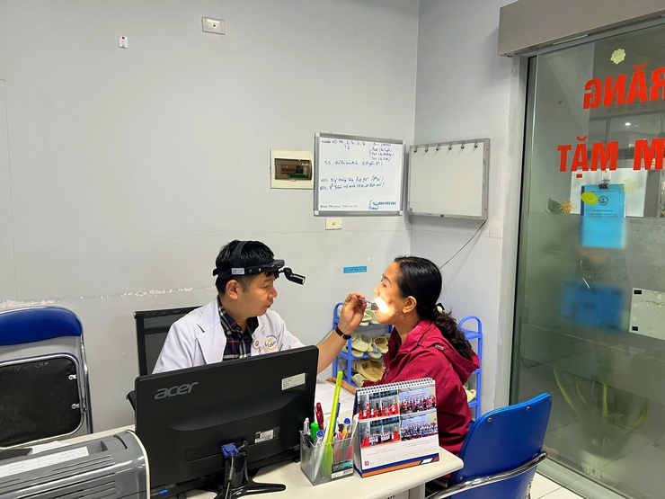 PHƯỜNG LÁNG TỔ CHỨC KHÁM SỨC KHỎE MIỄN PHÍ CHO 500 NGƯỜI CAO TUỔI TRÊN ĐỊA BÀN- Ảnh 9.