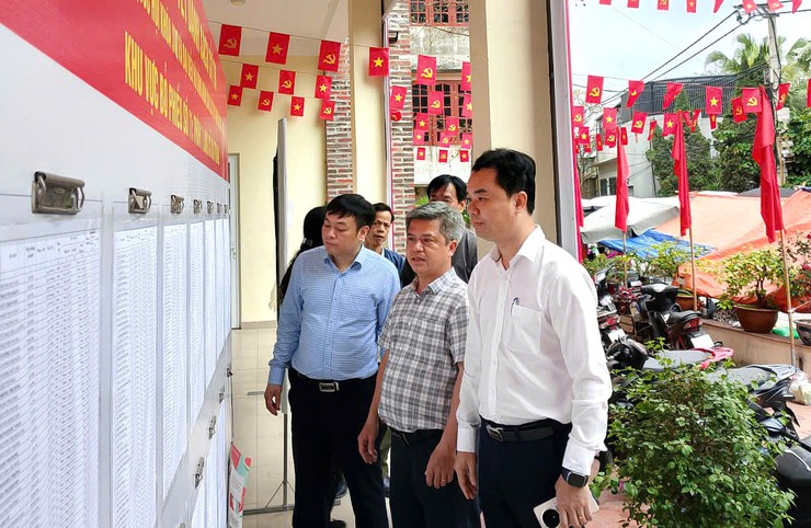 Bát Tràng kiểm tra công tác chuẩn bị bầu cử tại các khu vực bỏ phiếu trên địa bàn xã- Ảnh 1.