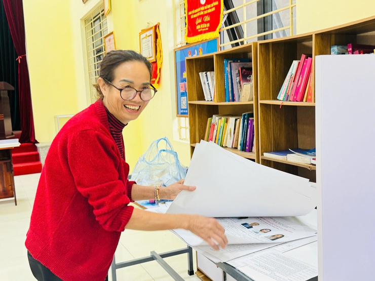 Phụ nữ Nam Phù: Thể hiện trách nhiệm trong từng lá phiếu bầu- Ảnh 5.