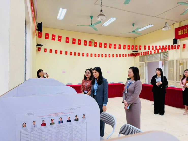 Phường Long Biên tiếp Đoàn giám sát của Ủy ban MTTQ Việt Nam Thành phố Hà Nội về công tác bầu cử- Ảnh 9.