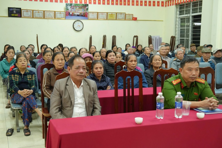 Cử tri thôn Mã Kiều đặt niềm tin vào các ứng cử viên đại biểu HĐND xã, nhiệm kỳ 2026-2031- Ảnh 2.