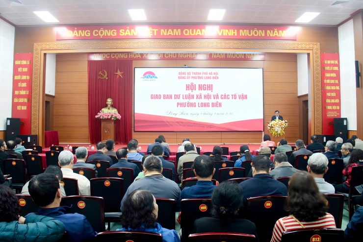 Phường Long Biên họp giao ban Ban Dư luận xã hội và các tổ vận gắn với công tác bầu cử- Ảnh 1.