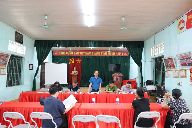 Hội nghị đối thoại với các hộ dân thôn Đồi 3 chưa đồng thuận kiểm đếm phục vụ công tác giải phóng mặt bằng Dự án cải tạo, nâng cấp Quốc lộ 6 đoạn Ba La – Xuân Mai- Ảnh 1.