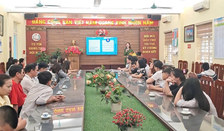 Mô hình tập huấn kỹ năng đồng hành cùng con trong độ tuổi vị thành niên tại Trường THCS Tân Lập- Ảnh 1.