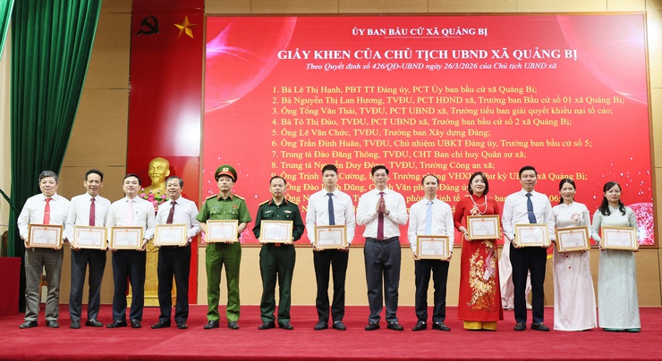 Xã Quảng Bị khen thưởng 40 tập thể, 229 cá nhân có thành tích xuất sắc trong công tác bầu cử- Ảnh 13.