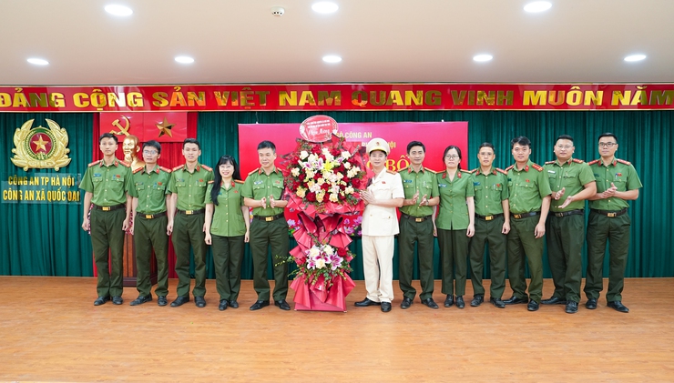 Lễ công bố Quyết định điều động cán bộ tại Công an xã Quốc Oai- Ảnh 12.