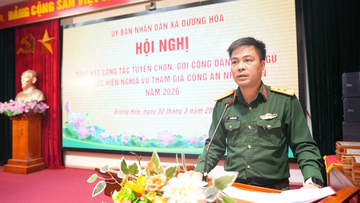 UBND xã khen thưởng 13 tập thể và 23 cá nhân có thành tích trong công tác tuyển chọn, gọi công dân nhập ngũ năm 2026- Ảnh 2.