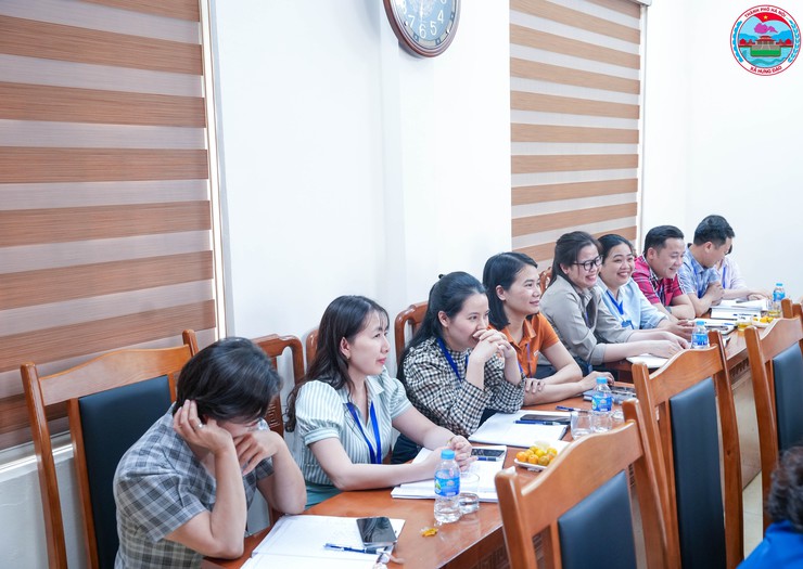 ĐẢNG ỦY XÃ HƯNG ĐẠO TỔ CHỨC HỘI NGHỊ LÀM VIỆC VỚI VĂN PHÒNG ĐẢNG ỦY, VĂN PHÒNG HĐND&UBND XÃ- Ảnh 4.