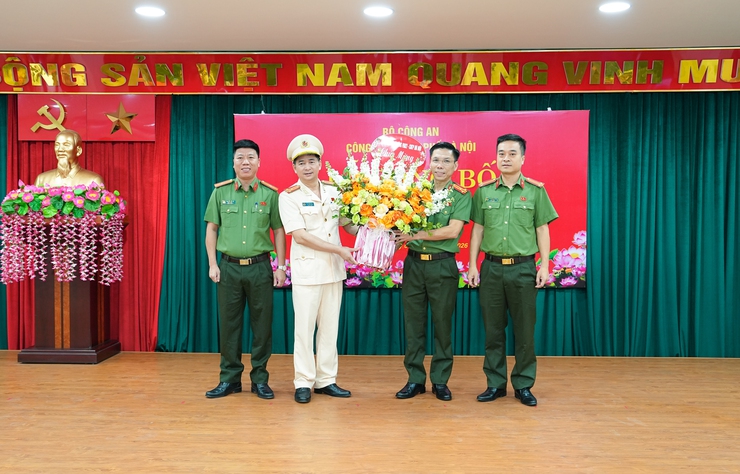 Lễ công bố Quyết định điều động cán bộ tại Công an xã Quốc Oai- Ảnh 8.