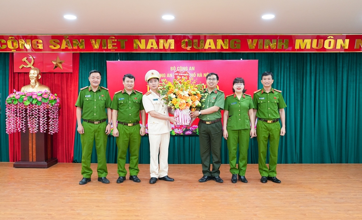 Lễ công bố Quyết định điều động cán bộ tại Công an xã Quốc Oai- Ảnh 9.