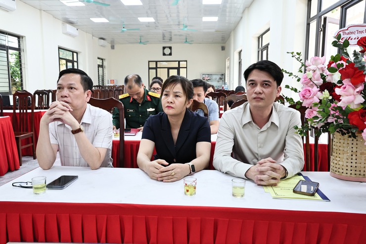 XÃ HÒA XÁ CÔNG BỐ QUYẾT ĐỊNH VỀ CÔNG TÁC CÁN BỘ - Ảnh 2.