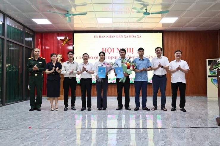 XÃ HÒA XÁ CÔNG BỐ QUYẾT ĐỊNH VỀ CÔNG TÁC CÁN BỘ - Ảnh 4.