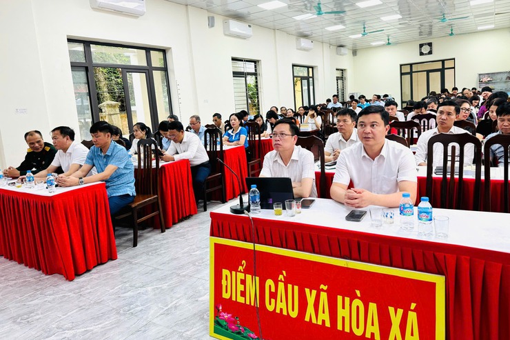 HOÀ XÁ TIẾP SÓNG HỘI NGHỊ TRỰC TUYẾN QUÁN TRIỆT NGHỊ QUYẾT SỐ 02-NQ/TW CỦA BỘ CHÍNH TRỊ VỀ PHÁT TRIỂN THỦ ĐÔ TRONG KỶ NGUYÊN MỚI- Ảnh 3.