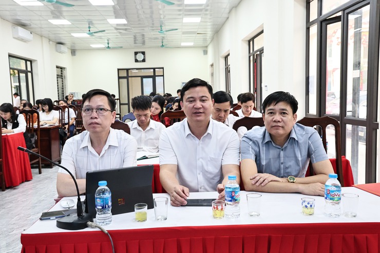 HOÀ XÁ TIẾP SÓNG HỘI NGHỊ TRỰC TUYẾN QUÁN TRIỆT NGHỊ QUYẾT SỐ 02-NQ/TW CỦA BỘ CHÍNH TRỊ VỀ PHÁT TRIỂN THỦ ĐÔ TRONG KỶ NGUYÊN MỚI- Ảnh 2.