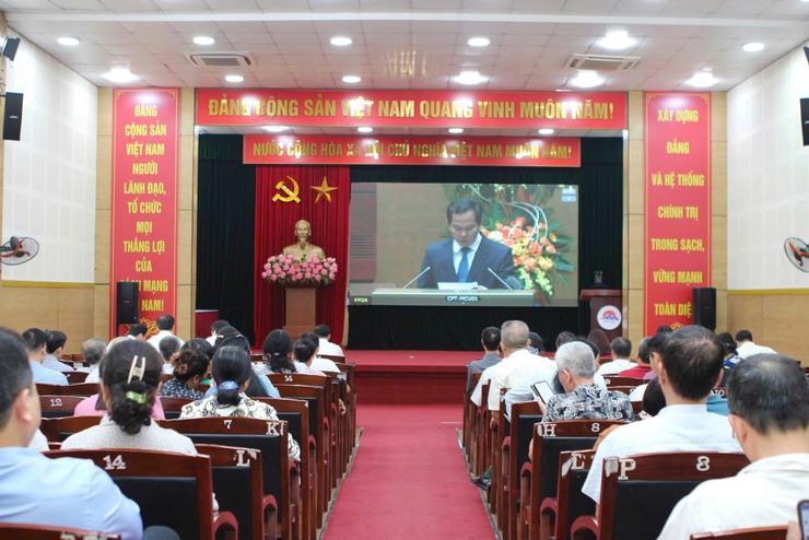 Phường Long Biên tổ chức điểm cầu trực tuyến Hội nghị toàn quốc tổng kết công tác bầu cử đại biểu Quốc hội khoá XVI và đại biểu HĐND các cấp nhiệm kỳ 2026-2031- Ảnh 2.