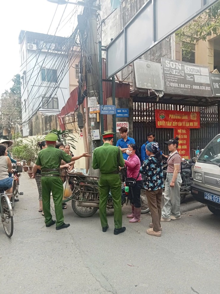 MTTQ VIỆT NAM PHƯỜNG LÁNG TRIỂN KHAI KẾ HOẠCH TUYÊN TRUYỀN KHẮC PHỤC 5 ĐIỂM NGHẼN - RA QUÂN THÁNG CAO ĐIỂM GIẢI QUYẾT 3 ĐIỂM CHỢ TỰ PHÁT TRÊN ĐỊA BÀN PHƯỜNG - Ảnh 4.