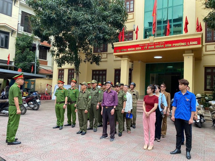 MTTQ VIỆT NAM PHƯỜNG LÁNG TRIỂN KHAI KẾ HOẠCH TUYÊN TRUYỀN KHẮC PHỤC 5 ĐIỂM NGHẼN - RA QUÂN THÁNG CAO ĐIỂM GIẢI QUYẾT 3 ĐIỂM CHỢ TỰ PHÁT TRÊN ĐỊA BÀN PHƯỜNG - Ảnh 3.