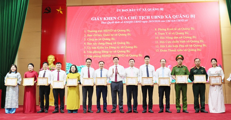 Xã Quảng Bị khen thưởng 40 tập thể, 229 cá nhân có thành tích xuất sắc trong công tác bầu cử- Ảnh 10.