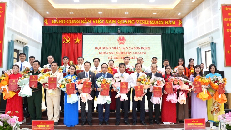Xã Sơn Đồng tổ chức thành công Kỳ họp thứ nhất HĐND xã khóa XXI, nhiệm kỳ 2026 - 2031- Ảnh 4.