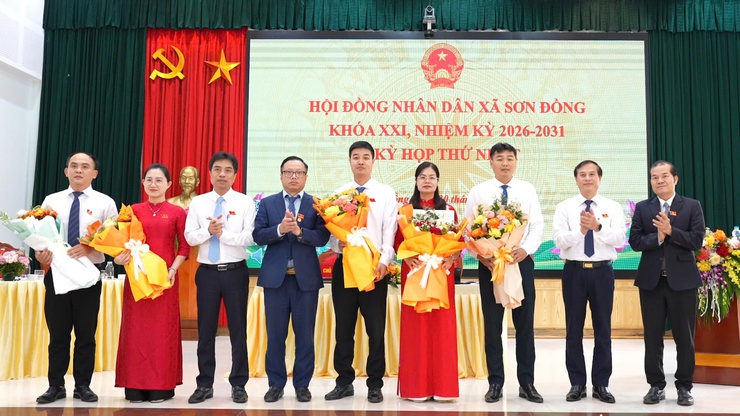 Xã Sơn Đồng tổ chức thành công Kỳ họp thứ nhất HĐND xã khóa XXI, nhiệm kỳ 2026 - 2031- Ảnh 6.