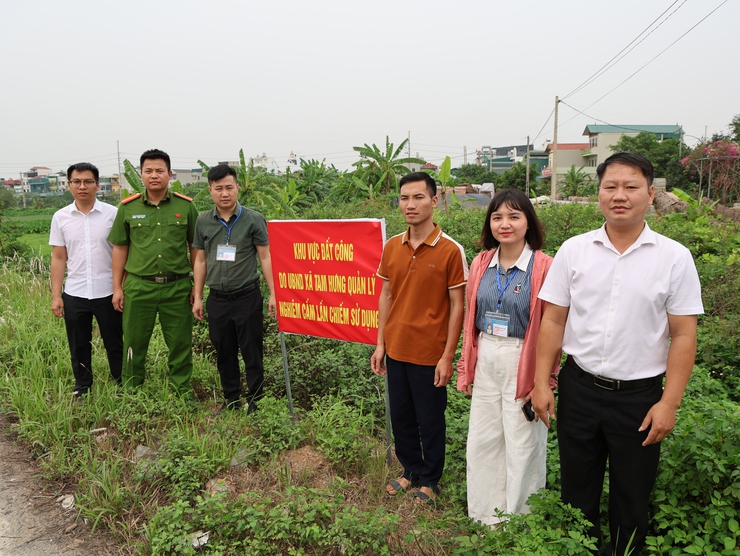 Tam Hưng tăng cường siết chặt quản lý đất đai, trật tự xây dựng: Quyết liệt từ chỉ đạo đến hành động thực địa- Ảnh 1.