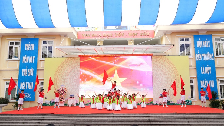 Sôi động Ngày hội trải nghiệm trí tuệ AI và STEM, ROBOTICS của học sinh trường Tiểu học Trung Yên- Ảnh 4.