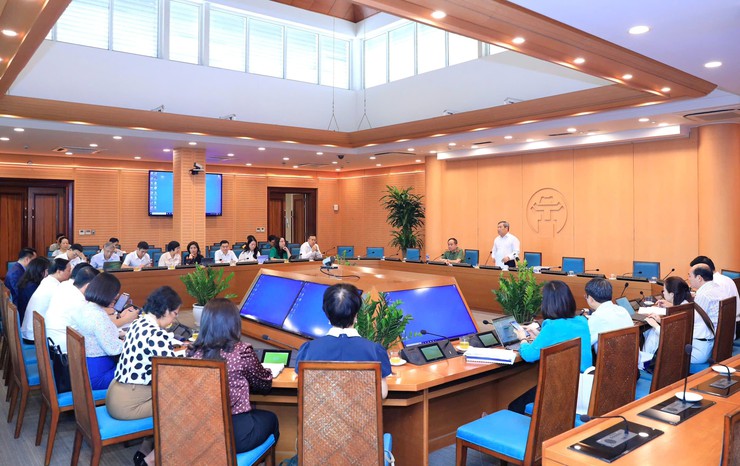 Đoàn kiểm tra của Thành uỷ Hà Nội kiểm tra các phường Giảng Võ, Ba Đình, Hai Bà Trưng.- Ảnh 1.