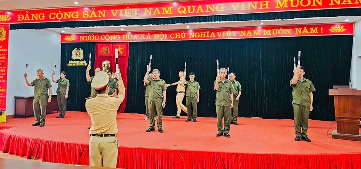 Công an xã Thiên Lộc tổ chức tập huấn, bồi dưỡng lực lượng tham gia bảo vệ ANTT ở cơ sở- Ảnh 7.