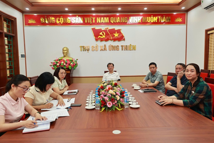 Xã Ứng Thiên tham dự trực tuyến Hội nghị công bố
Chỉ số CCHC năm 2025 của thành phố Hà Nội
- Ảnh 1.