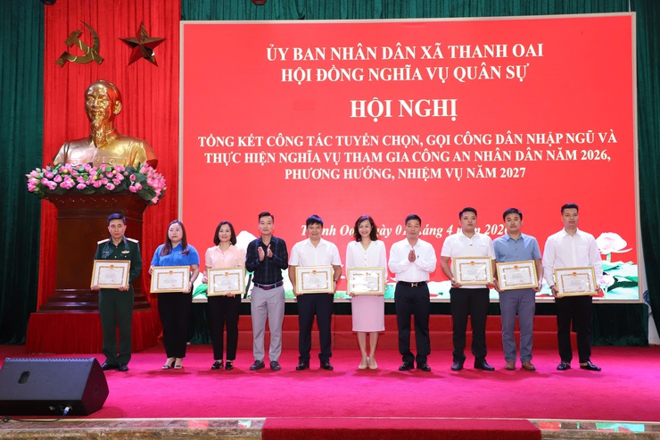 Thanh Oai tổng kết công tác tuyển chọn, gọi công dân nhập ngũ và nghĩa vụ tham gia công an nhân dân năm 2026- Ảnh 10.