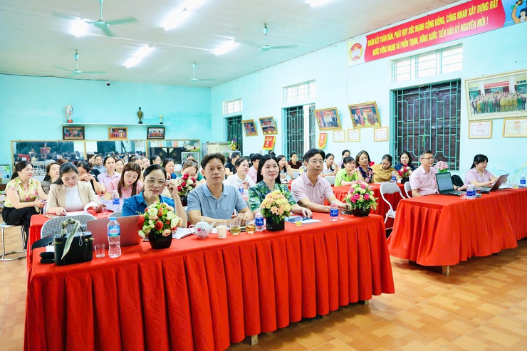 Tập huấn nghiệp vụ cho tổ Tiết kiệm và vay vốn Ngân hàng Chính sách xã hội trên địa bàn xã Phú Nghĩa- Ảnh 1.